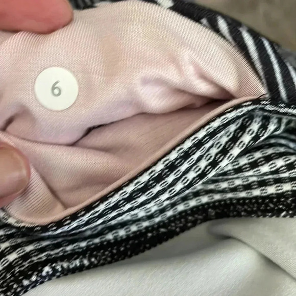 Lululemon wonder under crops11 - Picture 10 of 10